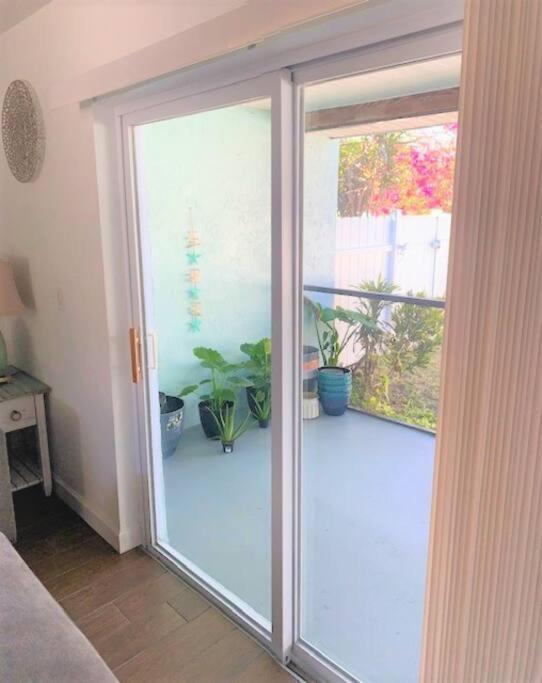 Beautiful Bright & Sparkling 2Bed 1Bath Beach Retreat - Unit 212 Cocoa Beach Eksteriør billede